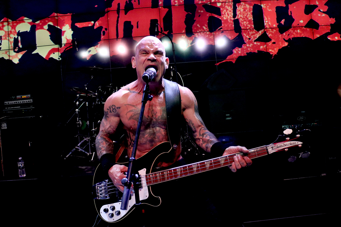 CRO-MAGS-03